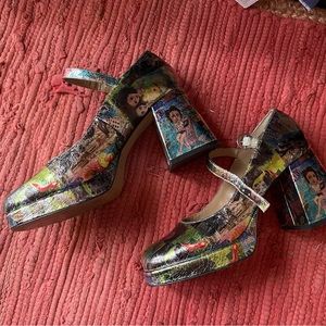 Steve Madden Mingle Comic Print